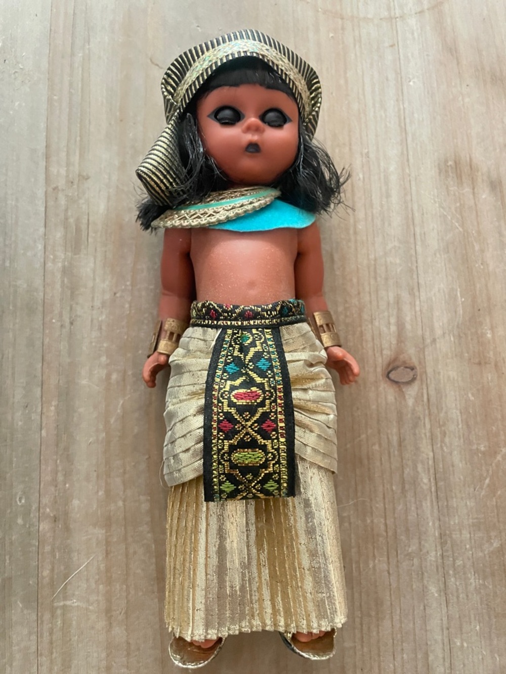 Madam Alexander Egyptian-Themed Gold & Black Decorative Doll. With  Sarcophagus - Picture 3 of 5